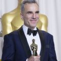 oscars-2013-daniel-day-lewis-a-remporte-l-oscar-du-meilleur-acteur-pour-son-role-dans-lincoln_140464_w460