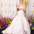 oscars-2013-jennifer-lawrence-a-remporte-l-oscar-de-la-meilleure-actrice-pour-son-role-dans-happiness-therapy_140463_w460